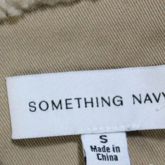 Something Navy Two-Tone Sherpa Pullover Jacket in Beige and Black - Picture 10 of 12